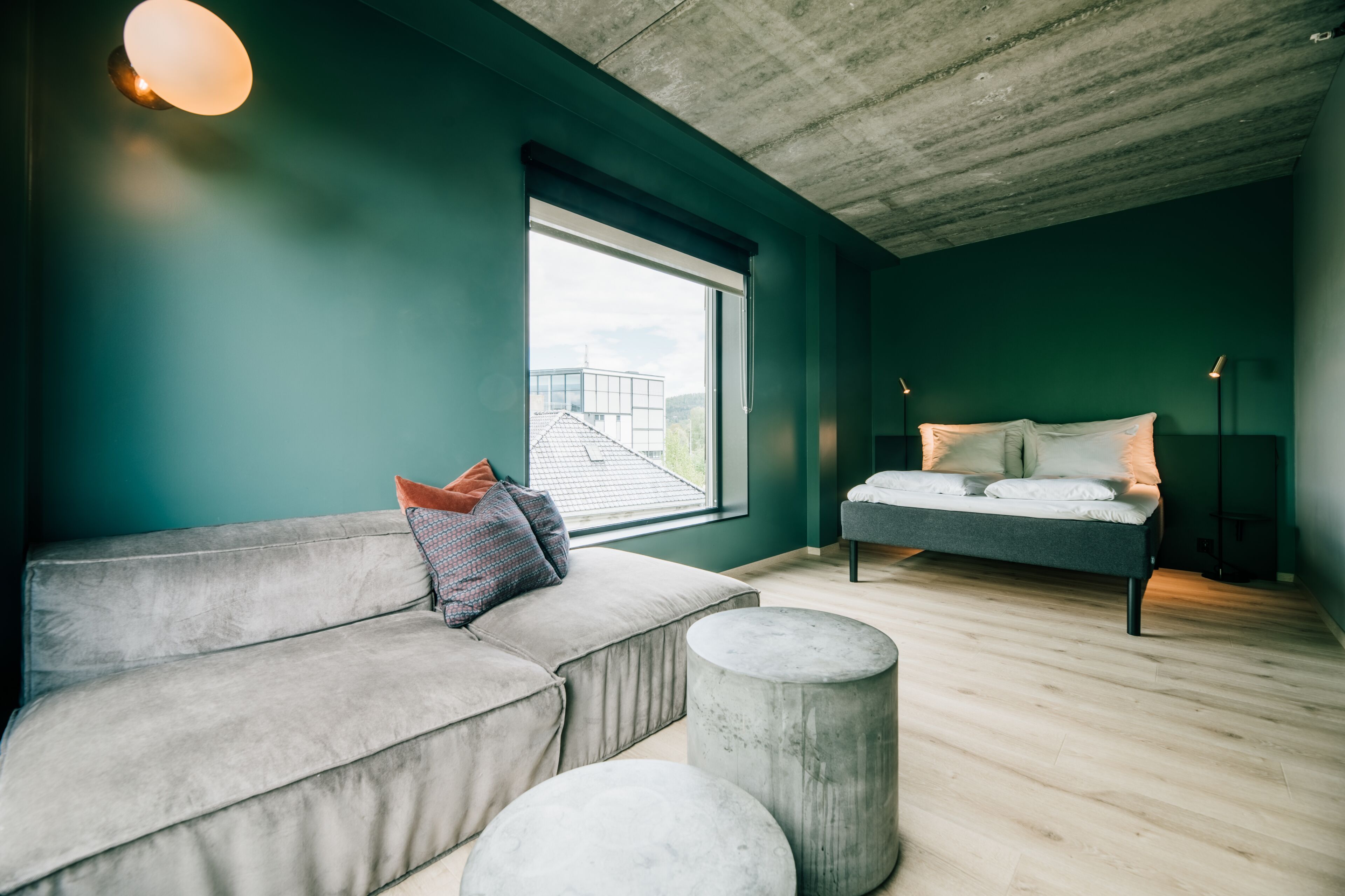 deluxe room, non smoking (multiple beds) | premium bedding, pillow-top beds, desk, bed sheets