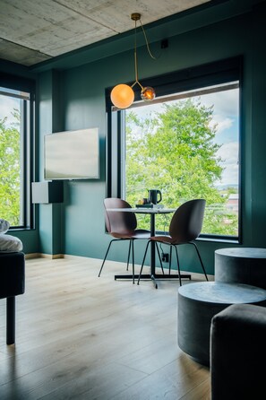 Premium bedding, pillow-top beds, desk, bed sheets - Comfort Hotel Porsgrunn (Porsgrunn)