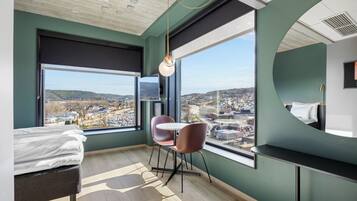 Rom – standard, 1 dobbeltseng, ikke-røyk | Sengetøy av topp kvalitet, senger med overmadrass og skrivebord