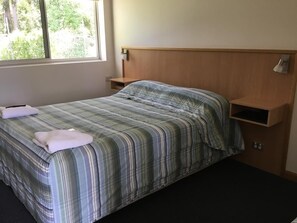 客室ごとに異なる装飾、客室ごとに異なるインテリア、WiFi (無料)、ベッドシーツ