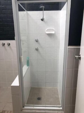 Dusche, Regendusche, Handtücher