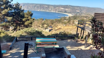 Cabaña Deluxe, 1 habitación, se aceptan mascotas, vista a la bahía | Terraza o patio