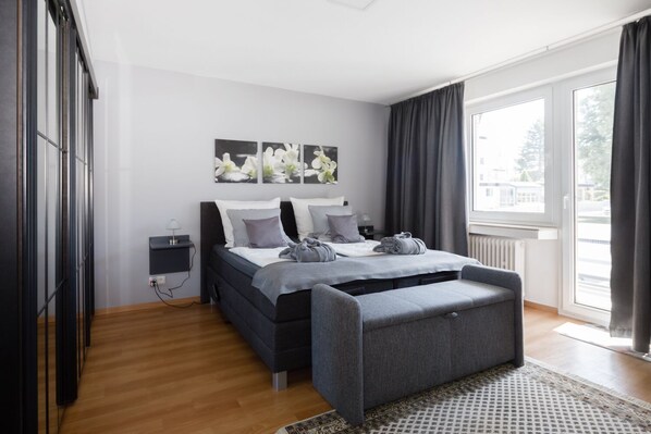 2 bedrooms, desk, iron/ironing board, free WiFi