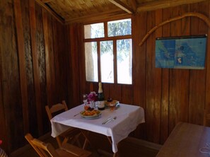 Desayuno de cocina local incluido todos los días