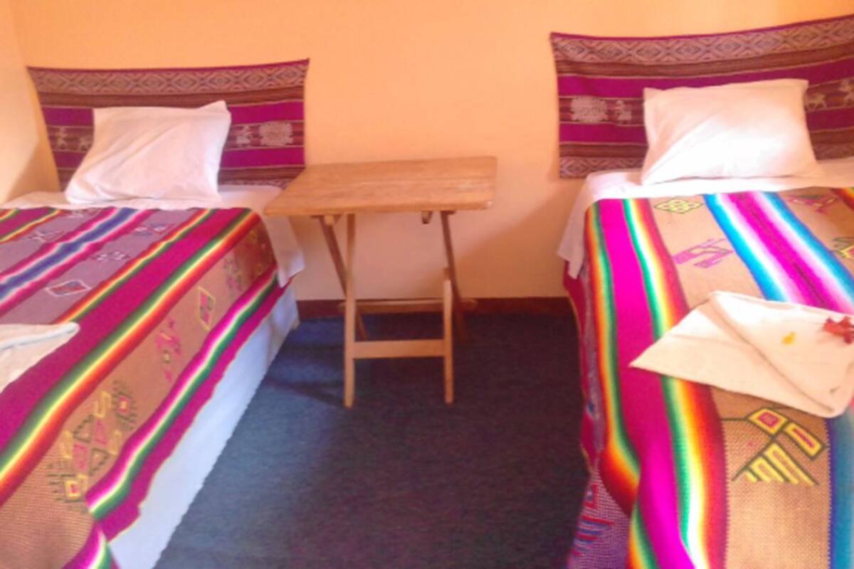 Minibar, insonorización y ropa de cama