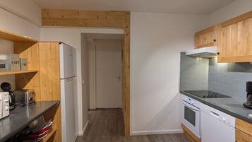 Réfrigérateur, micro-ondes, four, lave-vaisselle