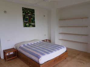 1 chambre, fer et planche à repasser, accès Internet, draps fournis