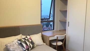 Family Apartment | 2 bedrooms, desk, free WiFi, bed sheets