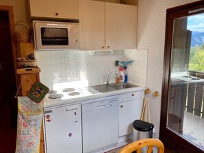 Refrigerador y lavavajillas 