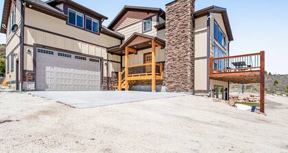 UUSI LUETTELO! Upea uusi hytti järvinäkymillä ja koripallokentällä!