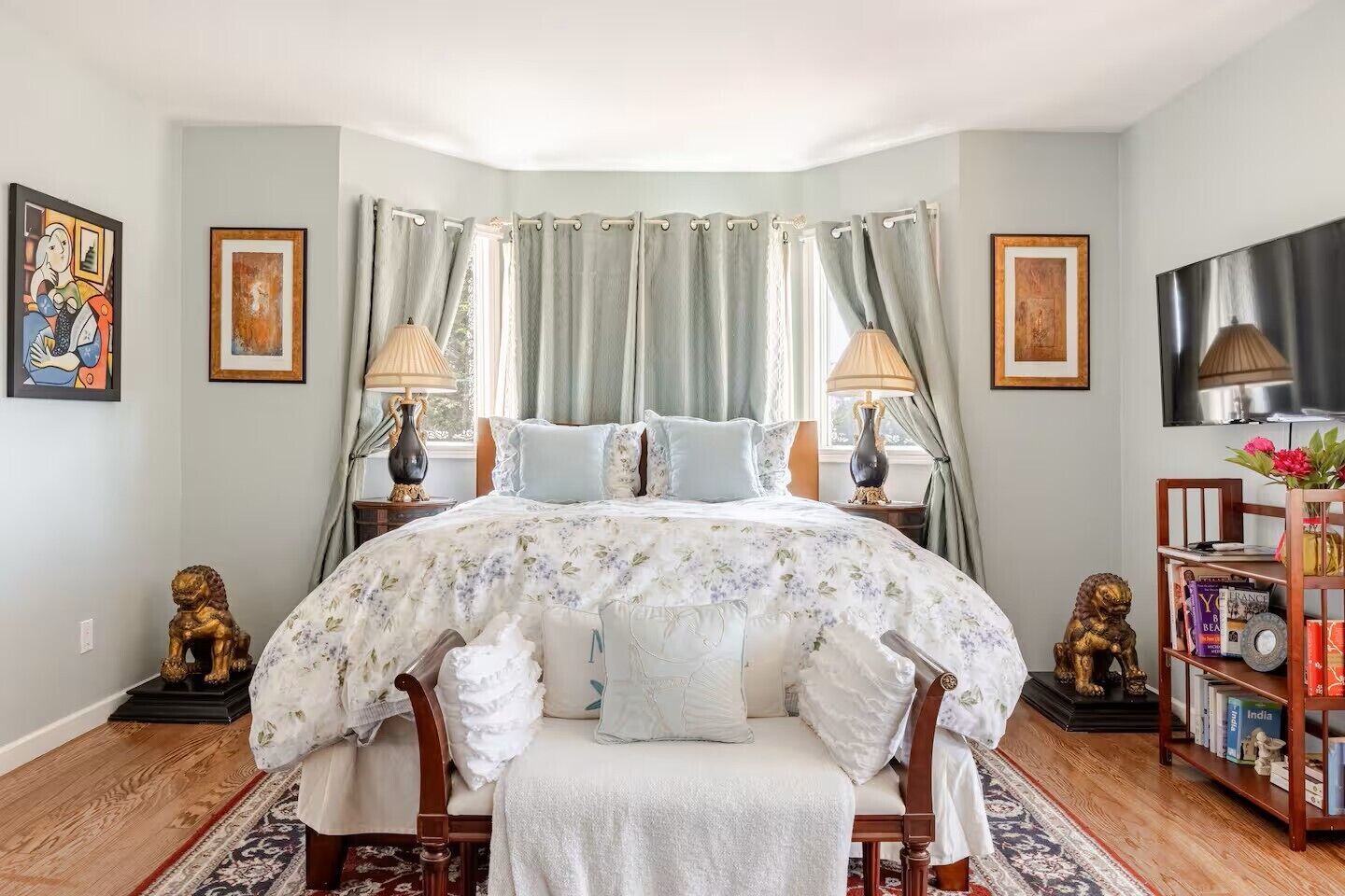 3 bedrooms, desk, iron/ironing board, free WiFi