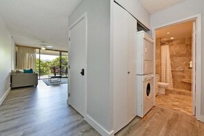 Interior - KAK A207 Renovated Kihei Condo Near Beach AC Pool (Kihei)