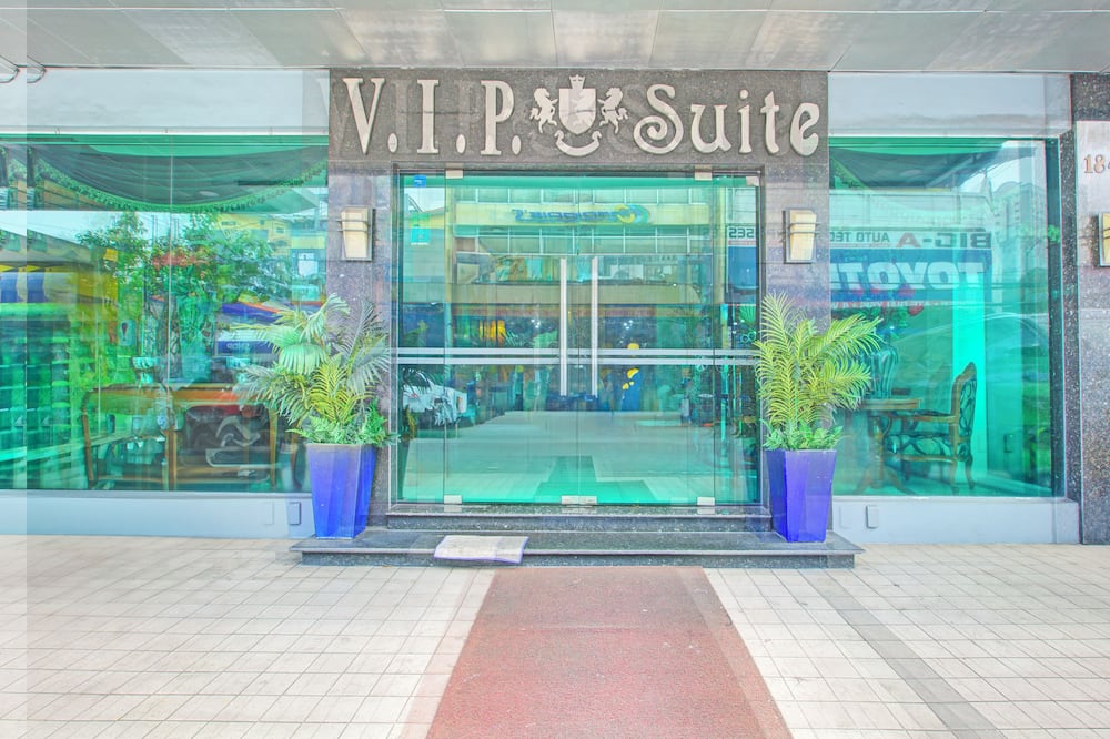 Townhouse OAK Makati Manila Near PNR Pasay Evangelista formerly VIP Suites
