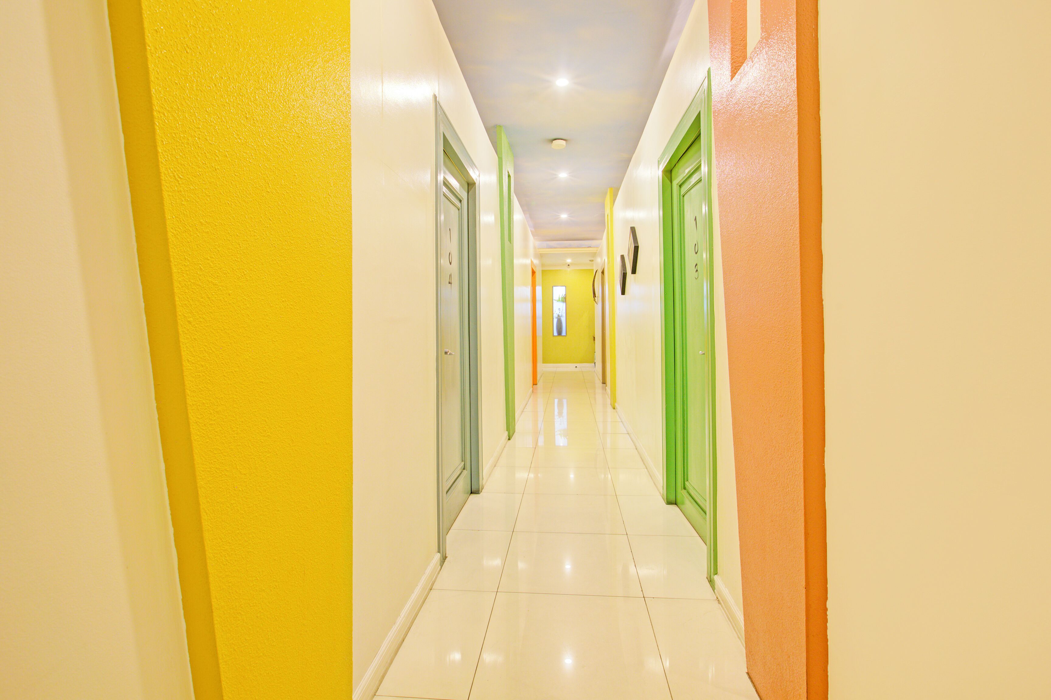 Foto - Townhouse OAK Makati Manila Near PNR Pasay Evangelista formerly VIP Suites