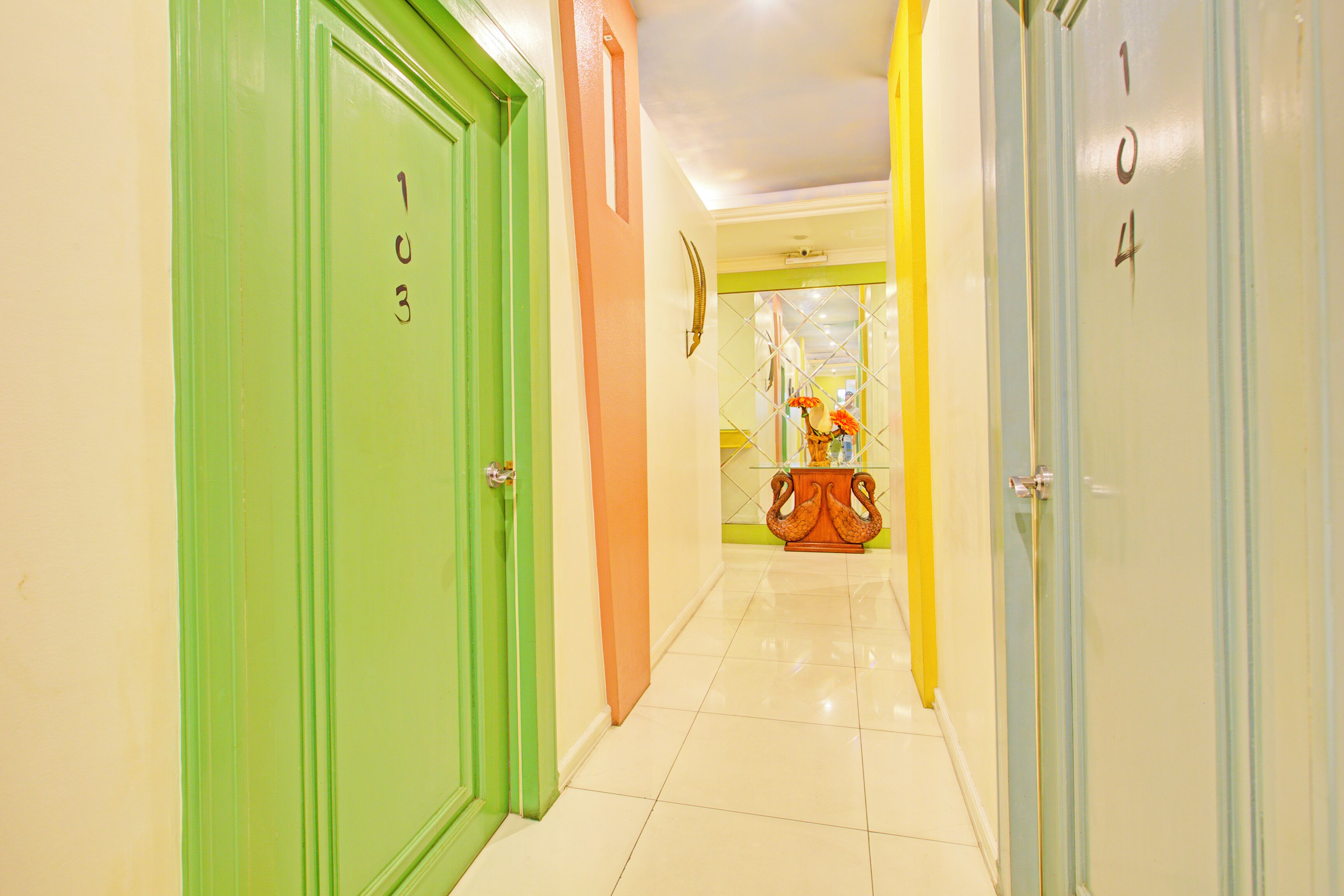 Foto - Townhouse OAK Makati Manila Near PNR Pasay Evangelista formerly VIP Suites