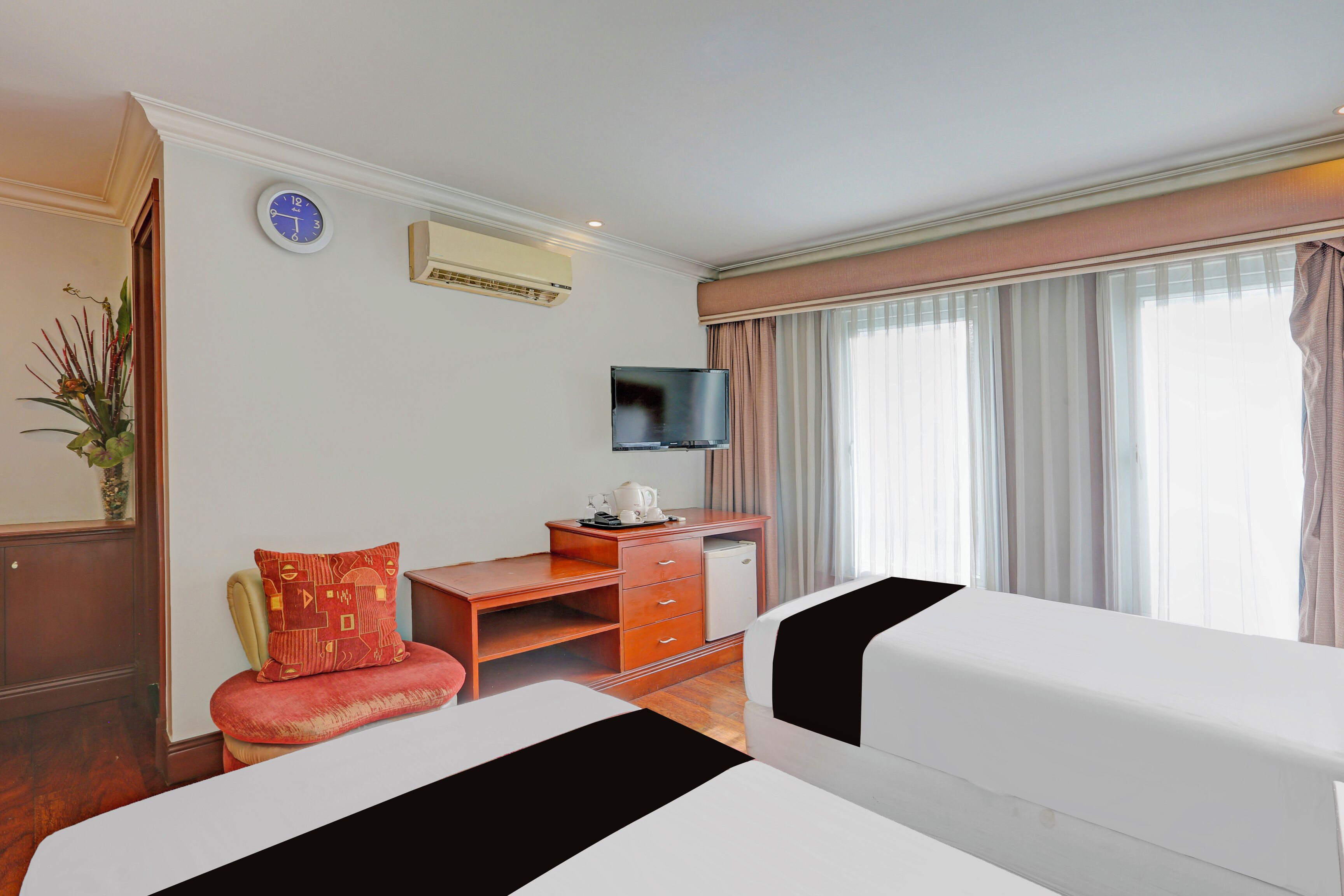 Foto - Townhouse OAK Makati Manila Near PNR Pasay Evangelista formerly VIP Suites