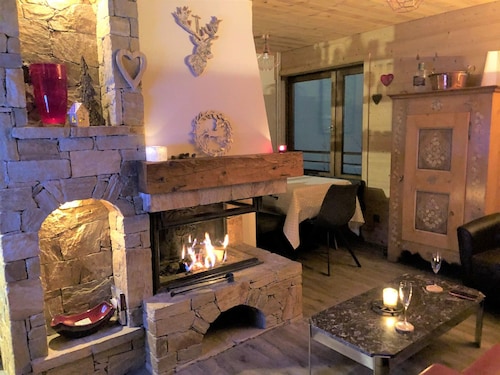 Renovated 2-Bedroom Apartment with Balcony and Garage in La Clusaz Center