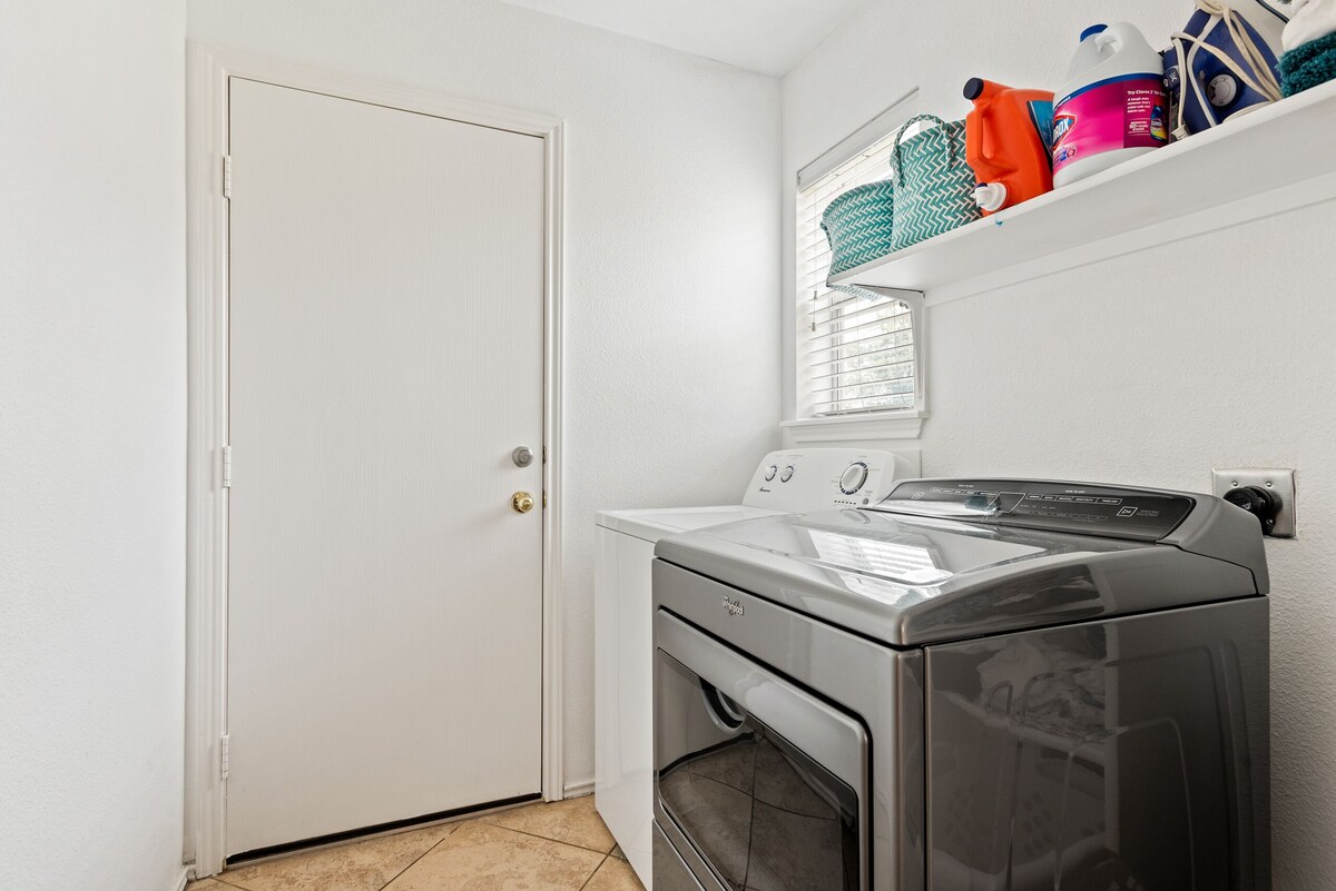 Photo 18 of Clean-cozy-cool-south-Austin3/2.5 home15 min from DT next to large shopping area