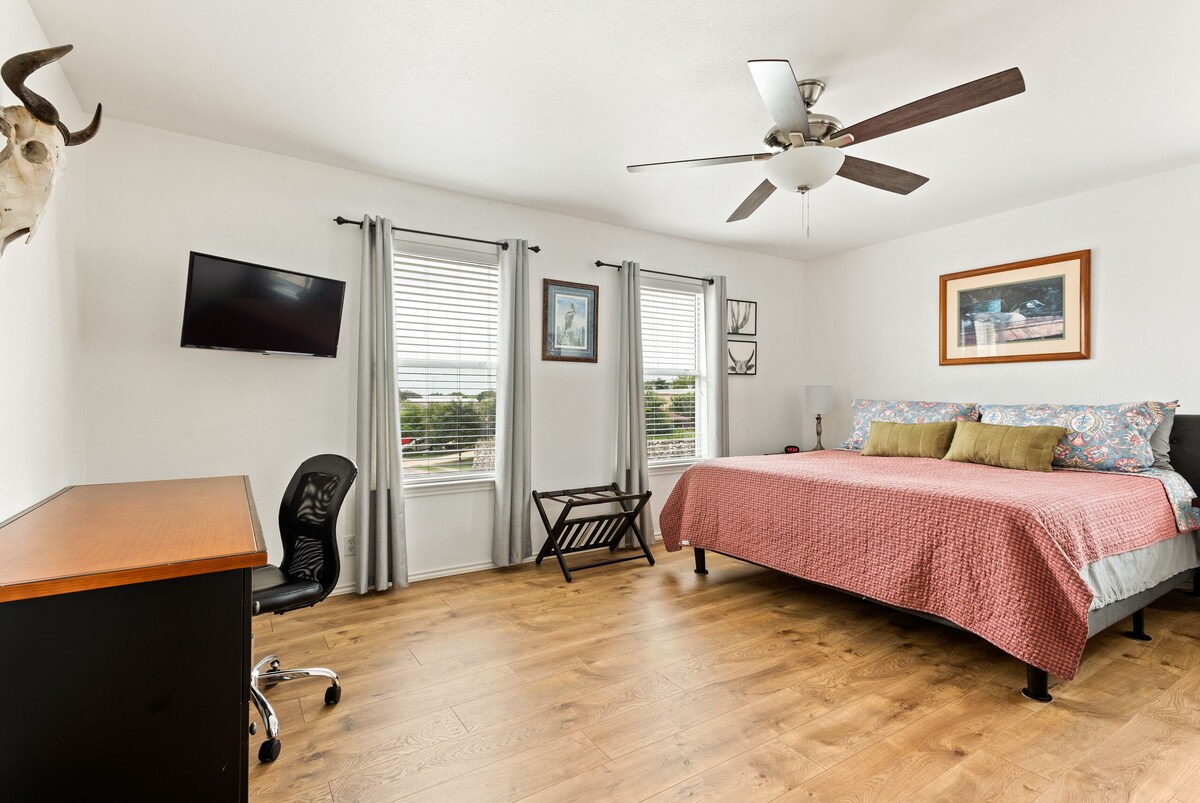 Photo 10 of Clean-cozy-cool-south-Austin3/2.5 home15 min from DT next to large shopping area