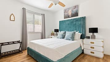 3 chambres, bureau, fer et planche Ă repasser, lit parapluie