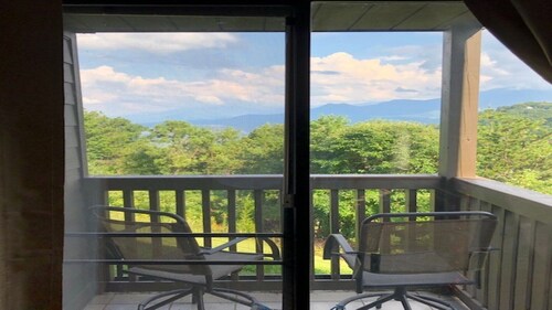 Studio Condo ~ Vues directes sur les Smoky Mountains, LeConte & Ober Ski Resort 
