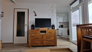 Fridge, stovetop, dishwasher, coffee/tea maker - FeWo Brockenblick modern studio apartment with a magnificent view of the Brocken (Altenau)