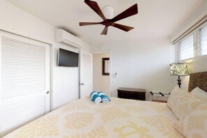 1 bedroom, iron/ironing board, WiFi, bed sheets - Perfect location and Unbelievable Views at Lahaina Roads (Lahaina)
