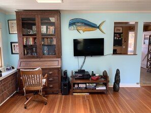 Interior - Family and pet friendly close to beaches. SC Rental Permit 241396 (Santa Cruz)