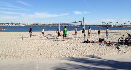 Gorgeous Cottage... The Perfect place to be at the Beach.