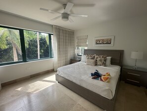 2 bedrooms, in-room safe, iron/ironing board, free WiFi