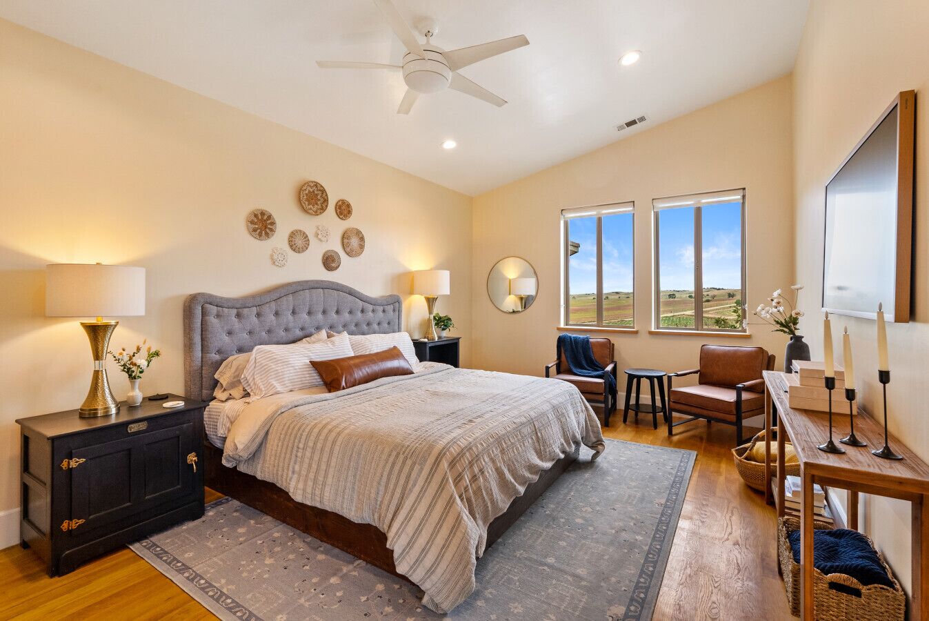 1 bedroom, desk, iron/ironing board, WiFi