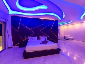 9 bedrooms, in-room safe, desk, iron/ironing board