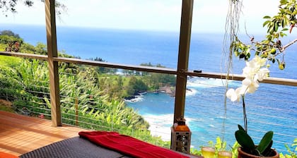 2 Bedrooms / 2 Bath Oceanfront Cliff House On Hamakua Coast