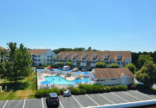 POOL & TENNIS COMMUNITY CLOSE TO REHOBOTH BEACH & BOARDWALK! CAPTIVA SANDS