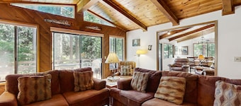 Spacieux, maison chien-friendly avec accÚs à la piscine partagée, prÚs de golf