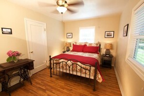 2 Schlafzimmer, Schreibtisch, Bügeleisen/Bügelbrett, WLAN