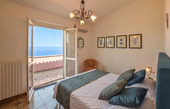 6 camere, culla da viaggio, Wi-Fi gratuito, lenzuola