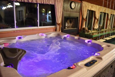 Casa única / hermosa con una granja de trabajo de 30 acres en el corazón del centro de Vermont