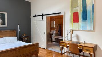 4 chambres, bureau, fer et planche à repasser, lit parapluie
