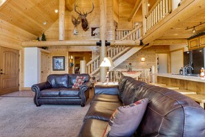 TV, fireplace, table football - Rustic cabin with lake views from deck w/ grill, foosball, W/D, fireplace (Garden City)