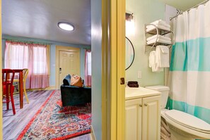 Shower, hair dryer, towels