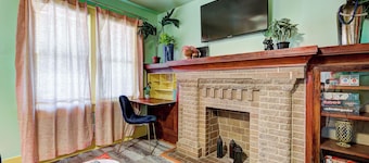Canary Cottage-brighten your stay-central NW OKC