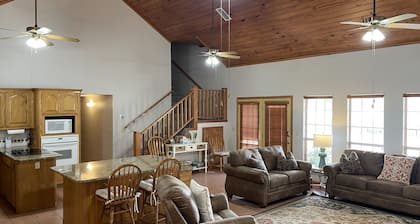 Spacious 3BR Stay Shared Pool - Perfect for families.