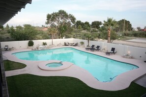 Pool - Spacious 3BR Stay Shared Pool - Perfect for families. (Marathon)