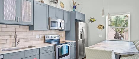 Mikrowelle, Ofen, Herdplatte, Geschirrspüler