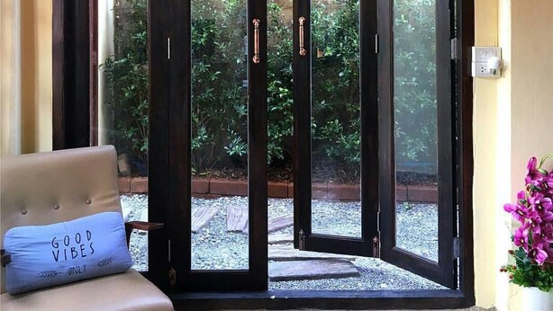 Lobby sitting area - 2496 Oldtel Bed & Cafe (Chiang Rai)