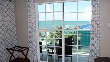 Habitación, 1 cama King size, vista al mar | Vista del balcón