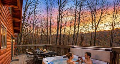 Grand Log Home Billiard Table 5000 sq feet Hot Tub FirePit Oversized Deck w/ VIEWS Pet Friendly