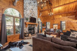 Smart-TV, Kamin, Tischfußball