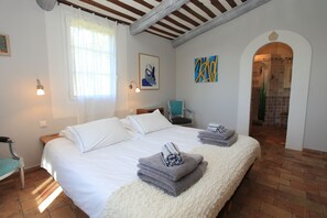 5 Schlafzimmer, Bügeleisen/Bügelbrett, kostenloses WLAN, Bettwäsche